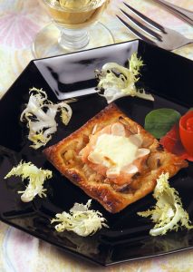 Lire la suite à propos de l’article Feuilleté de saumon aux endives confites