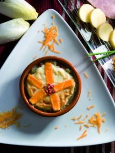 Lire la suite à propos de l’article Ecrasée d’endives et pommes de terre à la béchamel mimolette